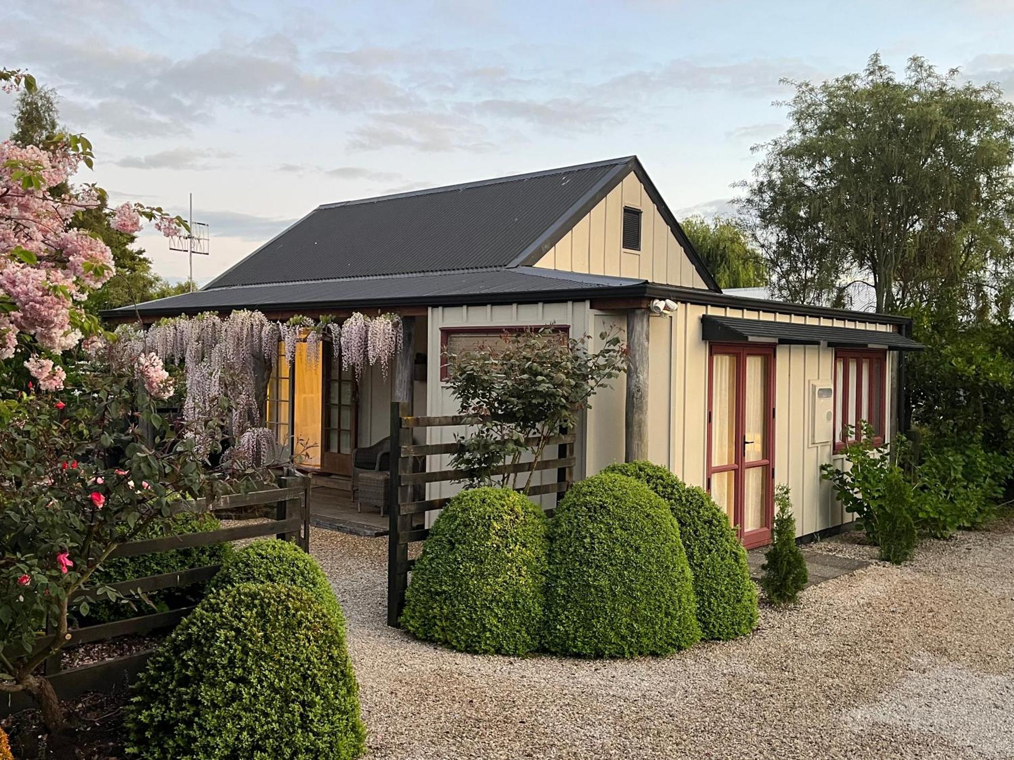 Tasman Village Cottage Extérieur photo