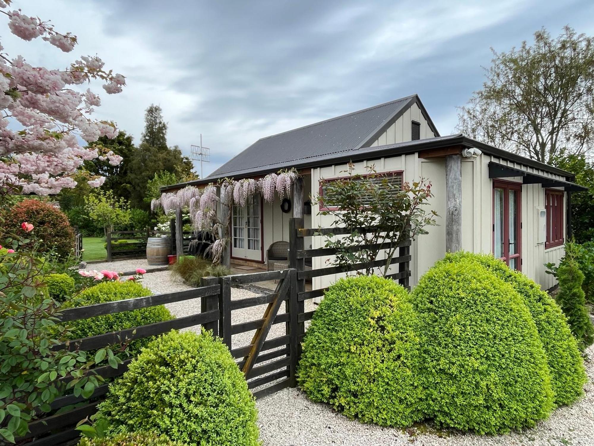 Tasman Village Cottage Extérieur photo